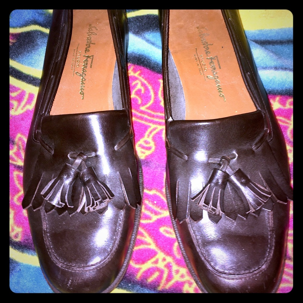 Vintage ferragamo loafers w tassles; brown leather